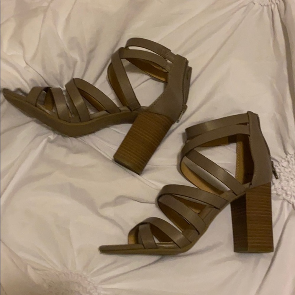 High heals from American eagle